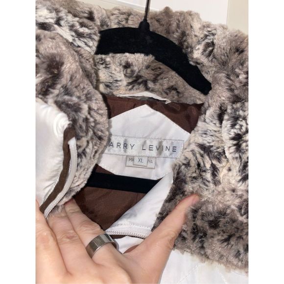 Larry Levine NWT (w/D) White Puffer Faux Fur Hooded Coat, Size XL, MSRP $200 - Picture 5 of 12